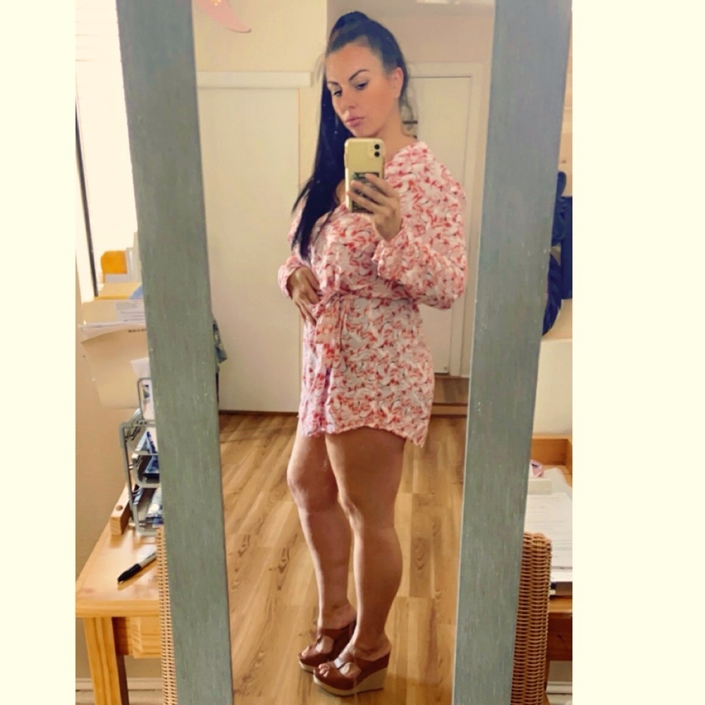 Button up Gaya dress with tie belt. Size large